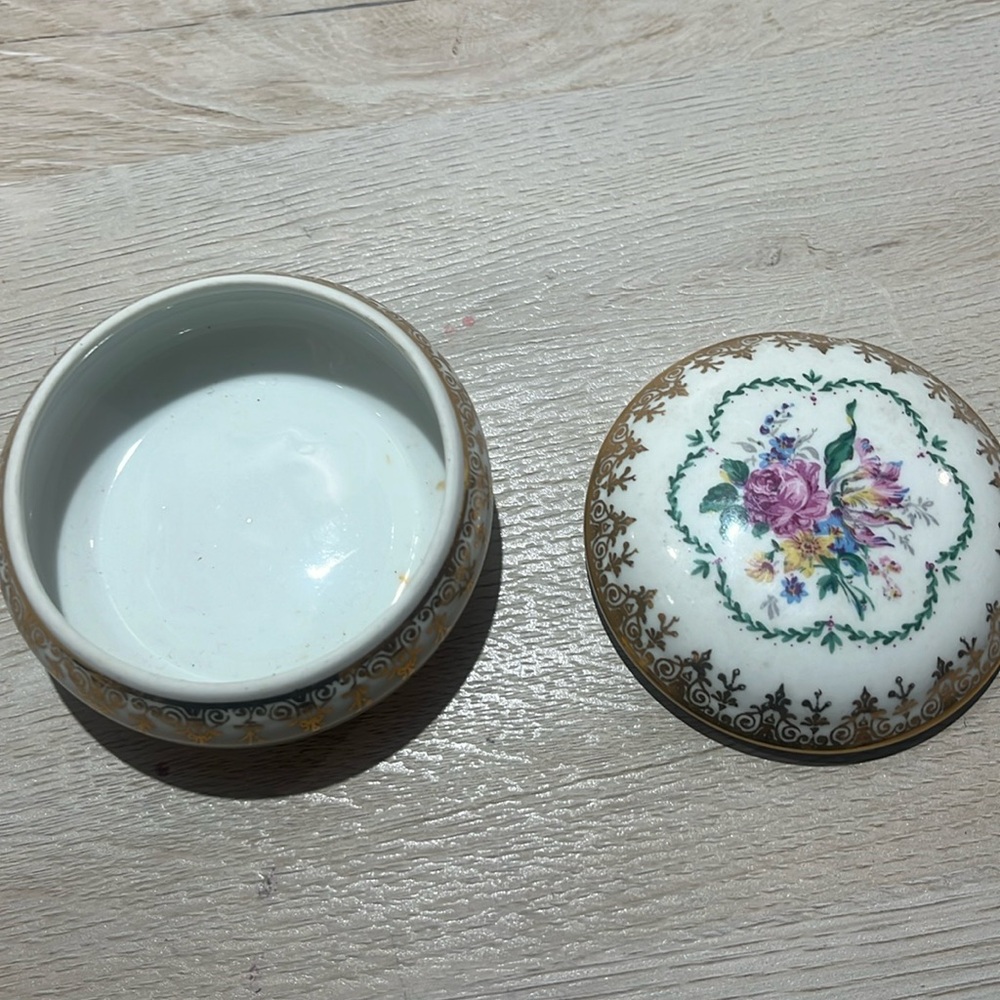 Perugina porcelain trinket box